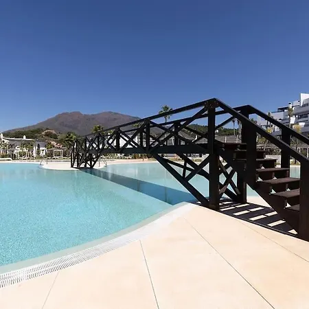 3 Bedroom Ground Floor @ Hills! Apartment