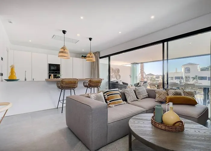 3 Bedroom Ground Floor @ Hills!