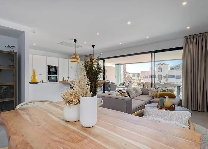 Apartamento 3 Bedroom Ground Floor @ Hills!