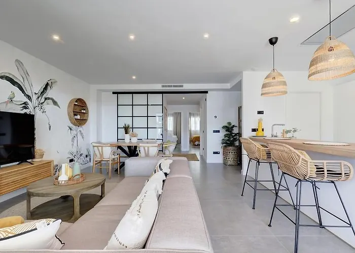 3 Bedroom Ground Floor @ Hills! *