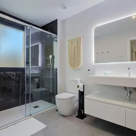 3 Bedroom Ground Floor @ Hills! * Естепона