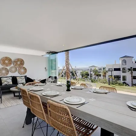 3 Bedroom Ground Floor @ Hills! * Естепона