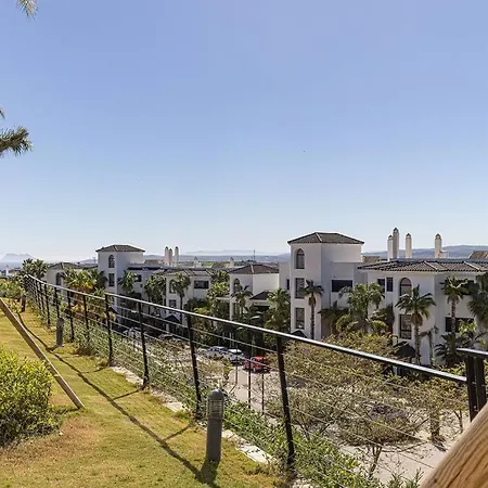 3 Bedroom Ground Floor @ Hills! Apartman