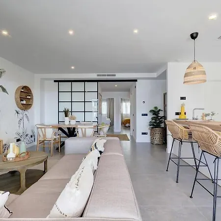 3 Bedroom Ground Floor @ Hills! *